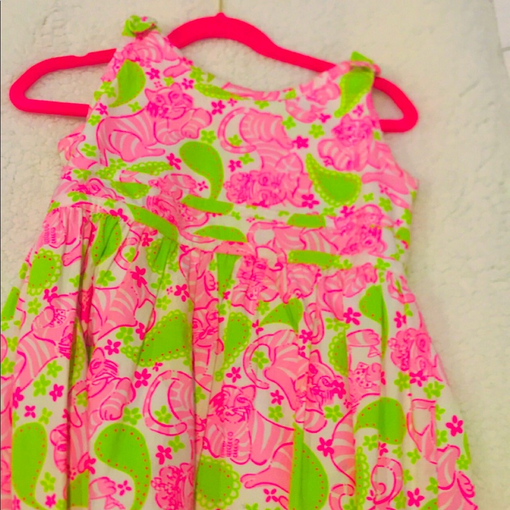 Lily this is a Lily Pulitzer dress size 6X girls (preppy)